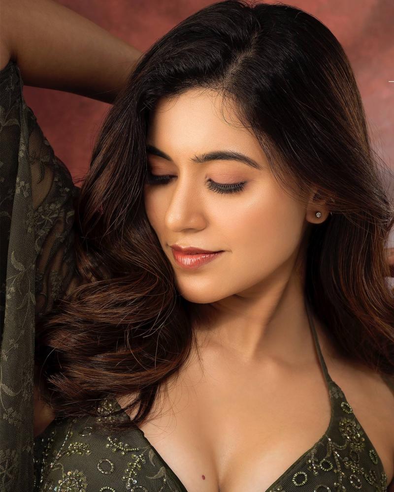 anju-kurian-looking-gorgeous